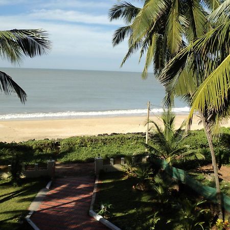 Club 7 Beach Resort Kannur Bagian luar foto