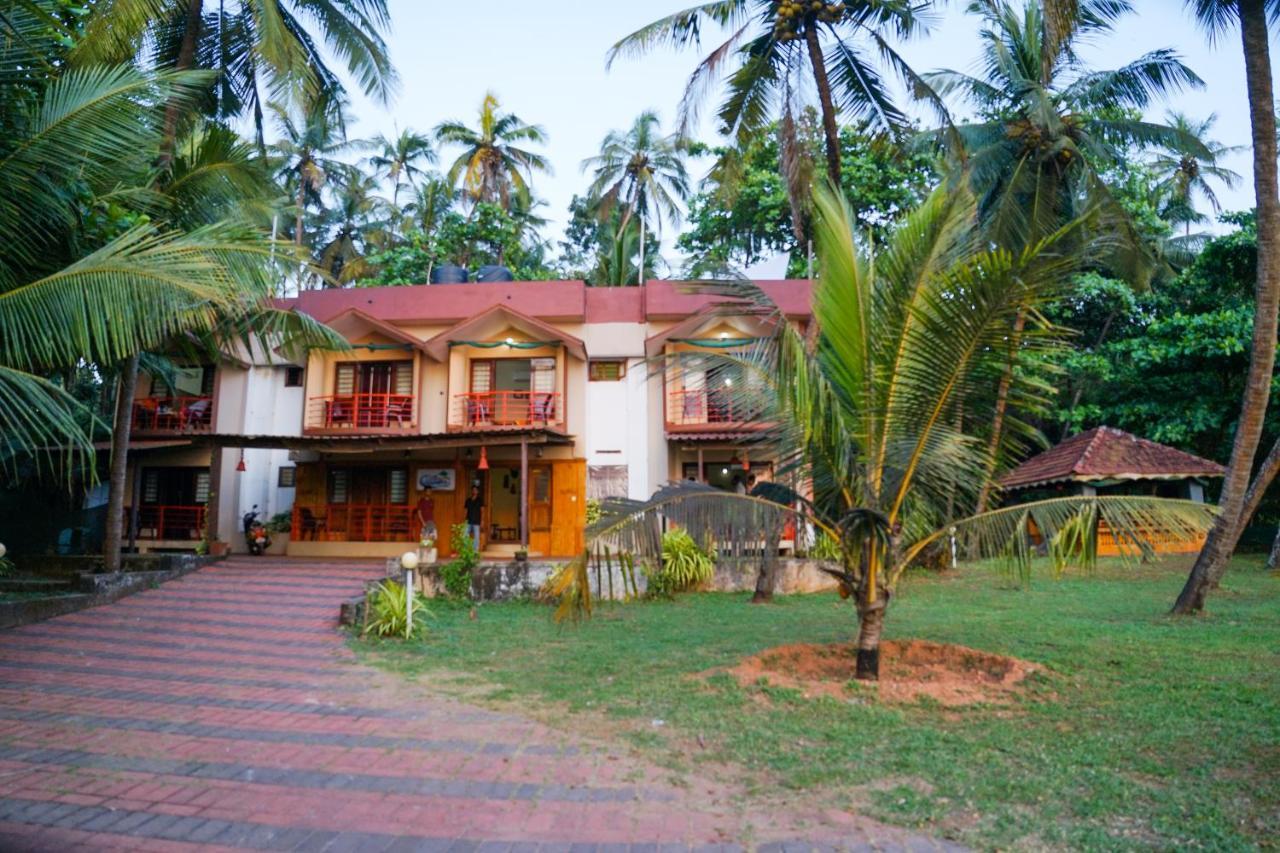 Club 7 Beach Resort Kannur Bagian luar foto