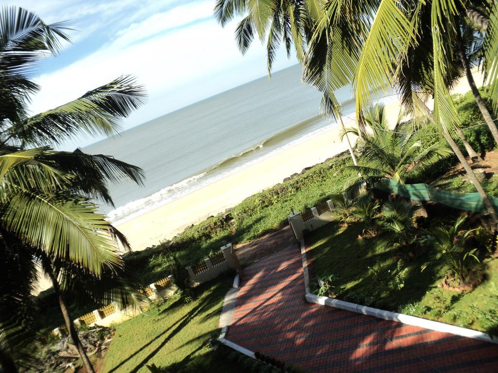 Club 7 Beach Resort Kannur Bagian luar foto