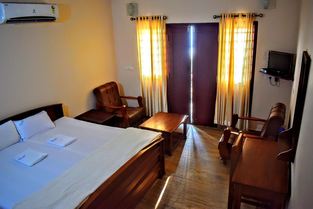 Club 7 Beach Resort Kannur Bagian luar foto