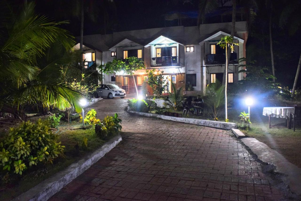 Club 7 Beach Resort Kannur Bagian luar foto