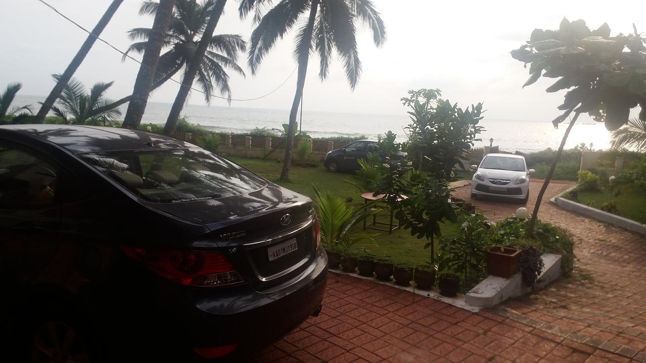 Club 7 Beach Resort Kannur Bagian luar foto